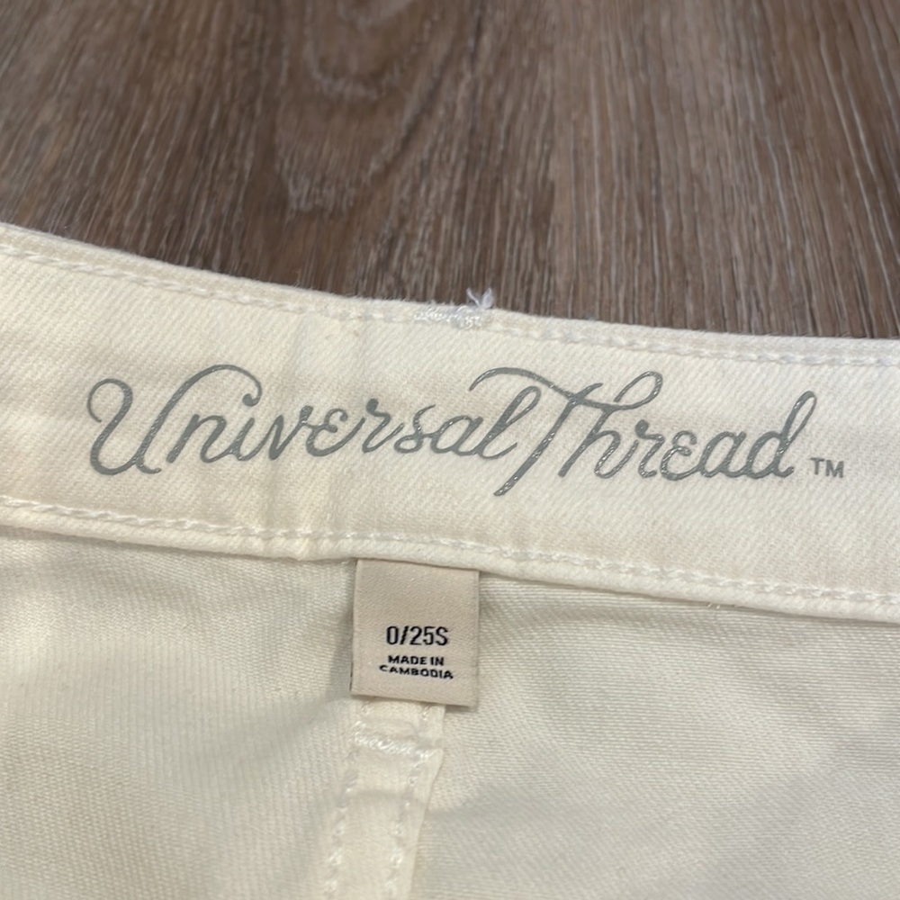 Universal Thread White Mid Rise Skinny Jeans - Picture 3 of 4